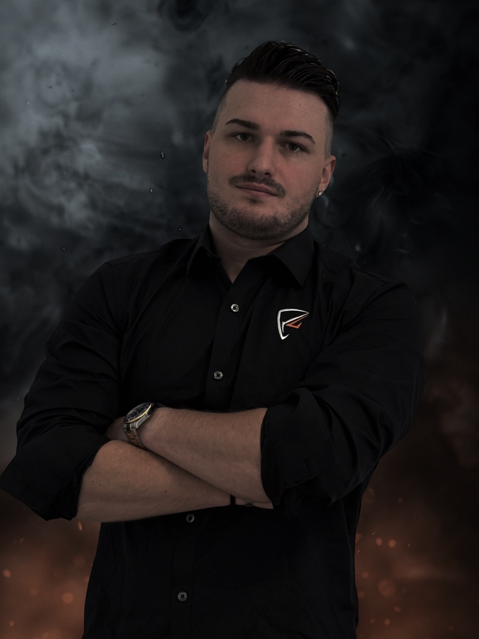 Arian Schön, Gründer von DEF.S3C